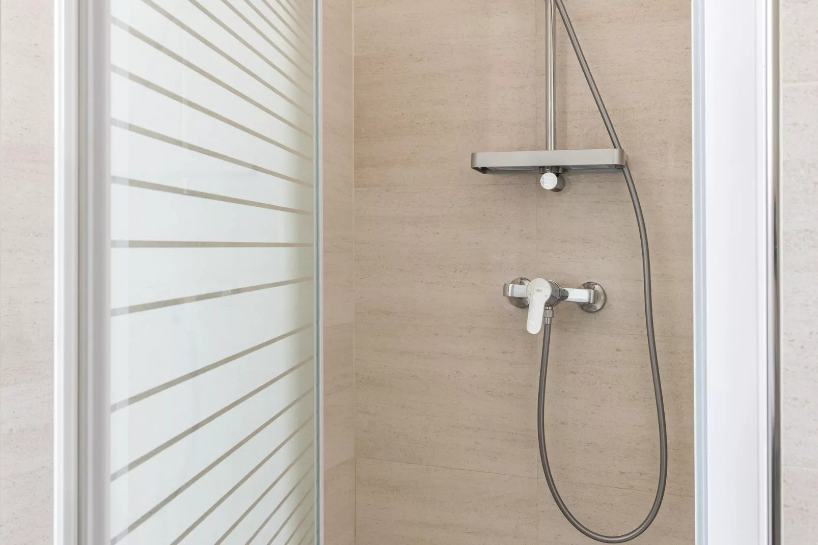 Marina sea view apartment A-Bathroom