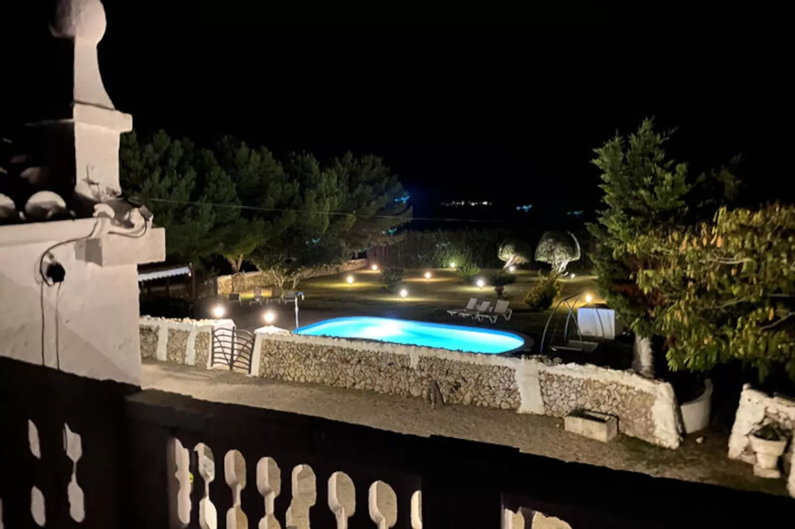 Maison à Son Bou-Image-tags.