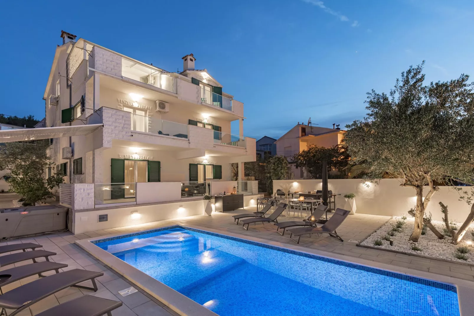 Marina Jacuzzi  Apartment  C-Exterior summer