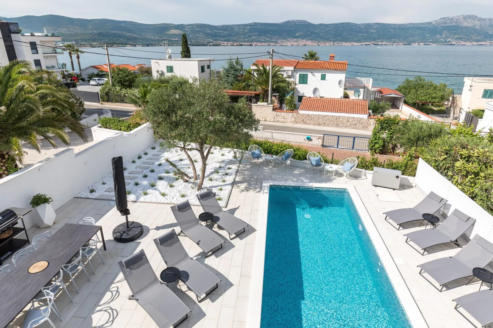 Marina Jacuzzi  Apartment  C-Pool