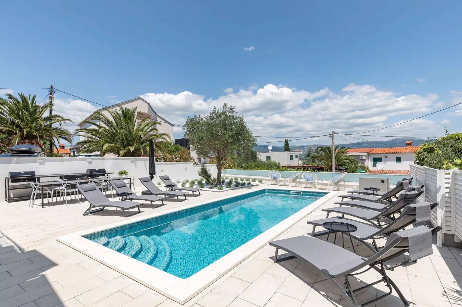 Marina Jacuzzi  Apartment  C-Pool