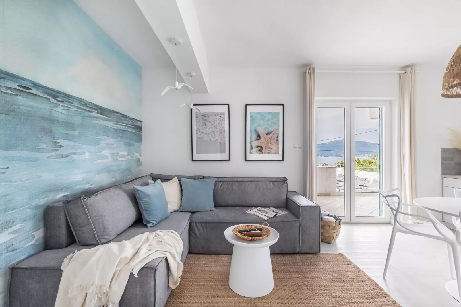 Marina Jacuzzi  Apartment  C-Living room