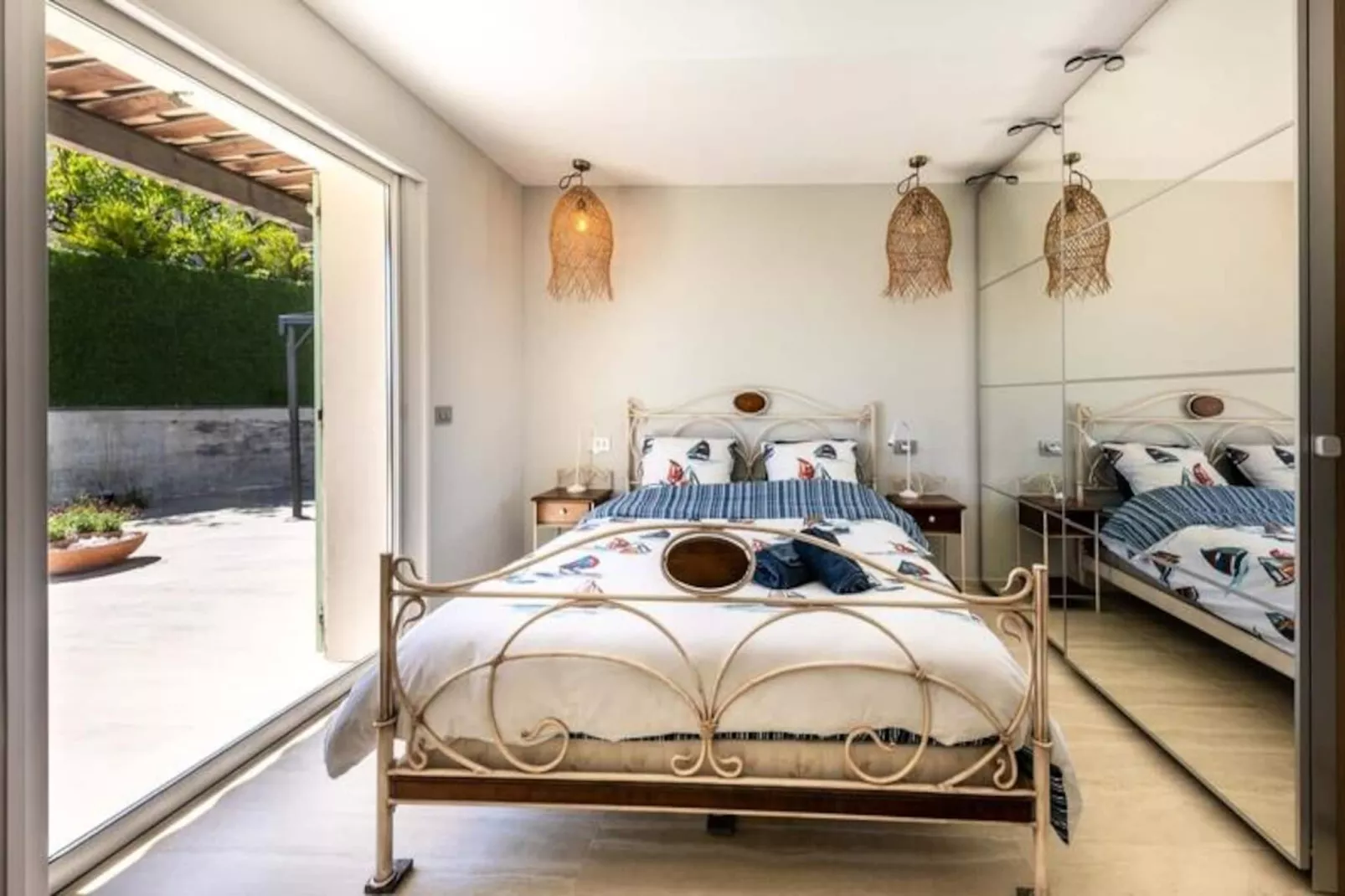 06ak1 - Villa 4 Chambres, Piscine Et Sauna-Image-tags.