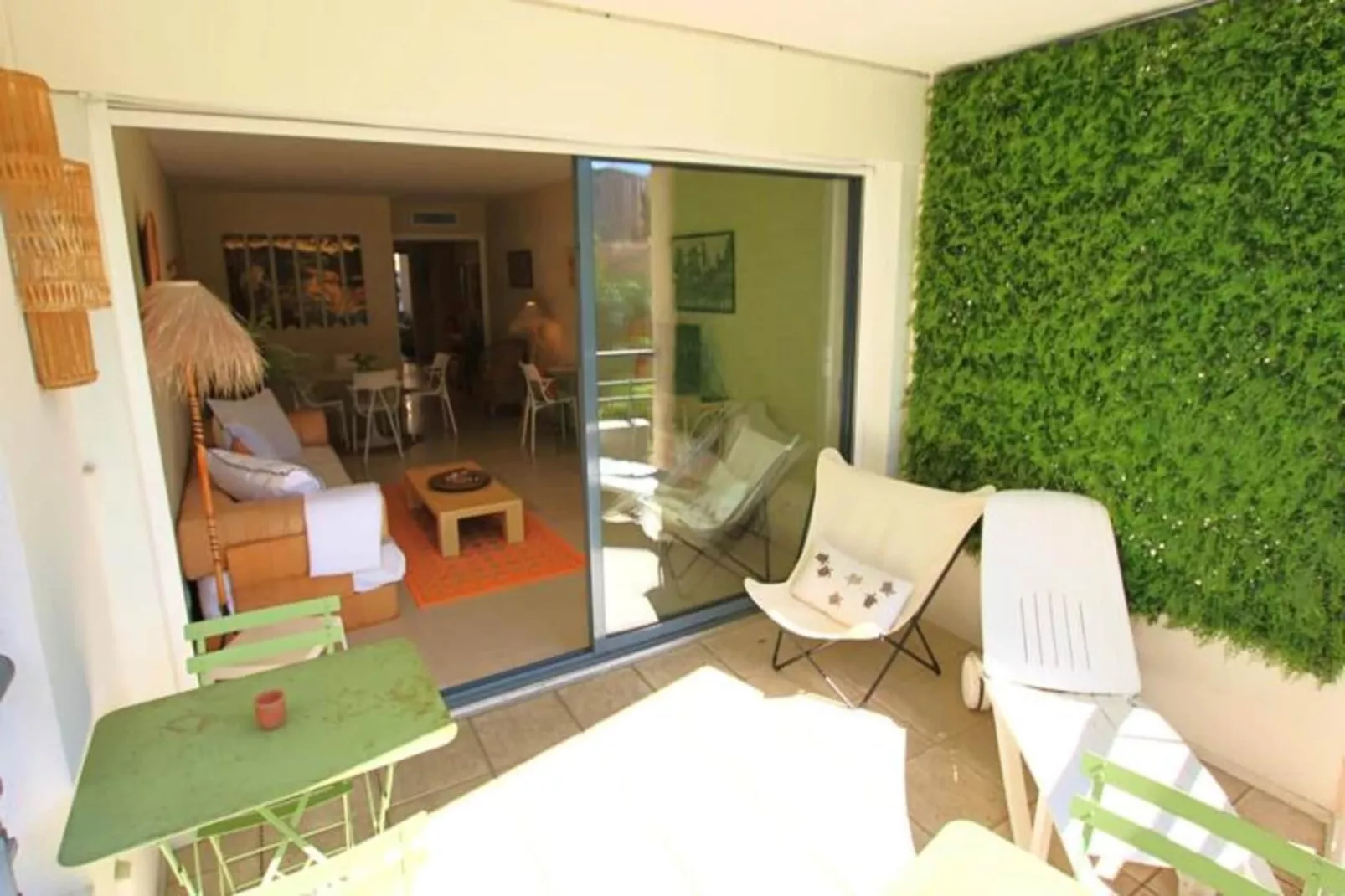 Résidence Appartement Rénové Avec 2 Chambres & Salle De Bain à La Décoration Raffinée-Salle de loisirs