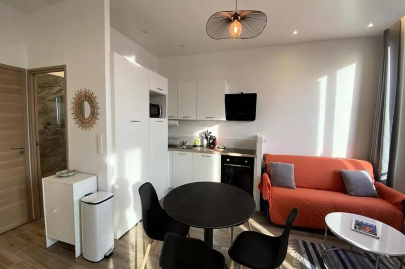 06cj : Bel Appartement Au Coeur De Cannes-Extérieur été