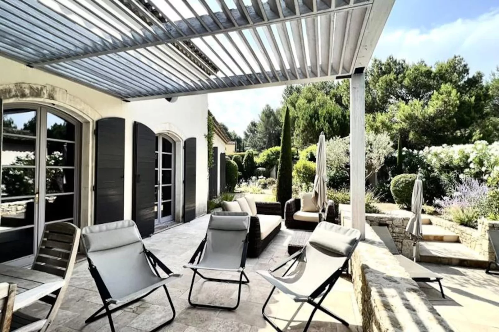 Maison Marie, Authenticit&eacute; Sur Le Golf De Pont Royal-Image-tags.