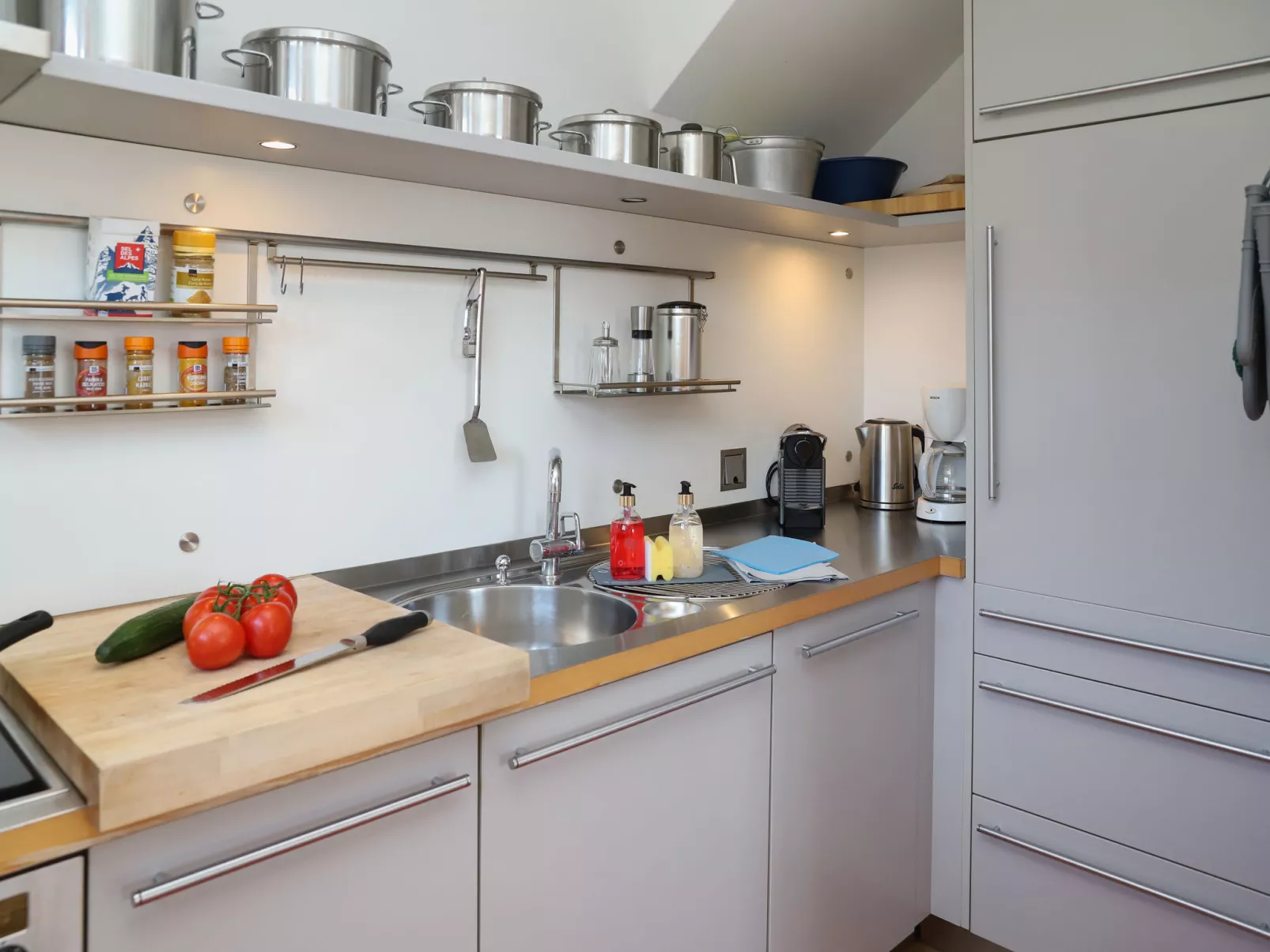 Jungfrau a d Ledi-Drinnen