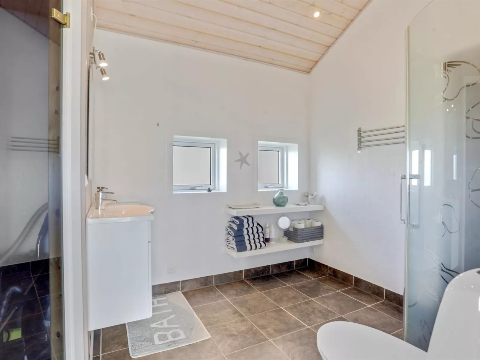 "Anthea" - 450m from the sea-Inside