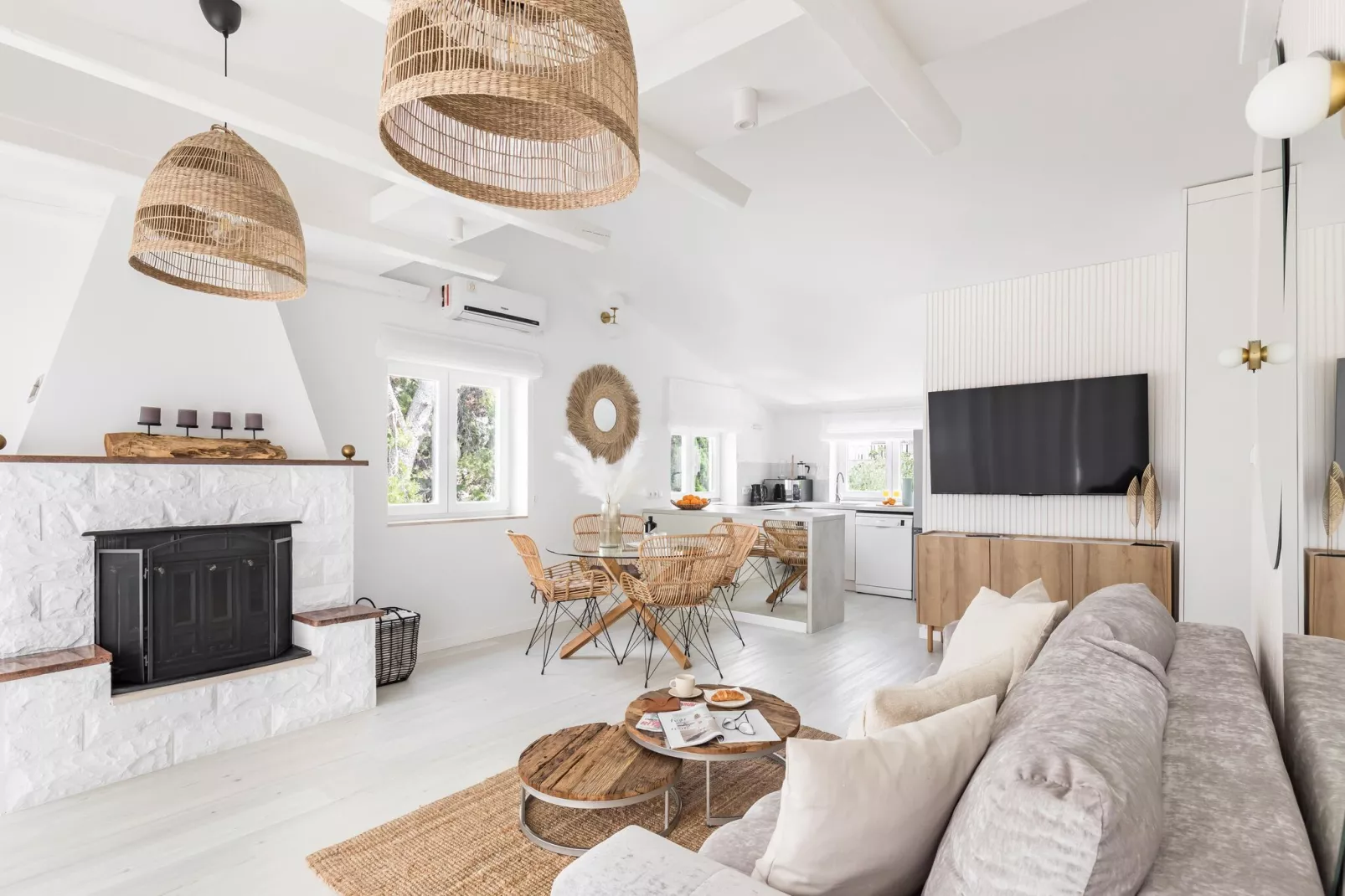 Marina Top Floor apartment E-Living room
