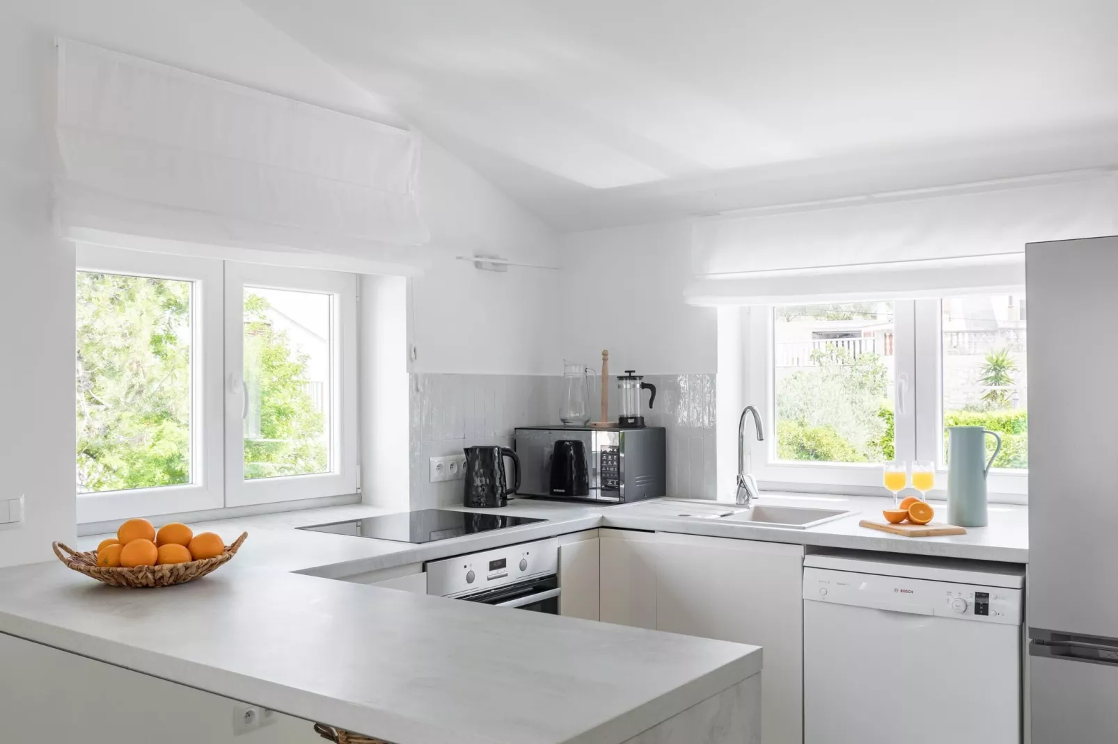 Marina Top Floor apartment E-Kitchen