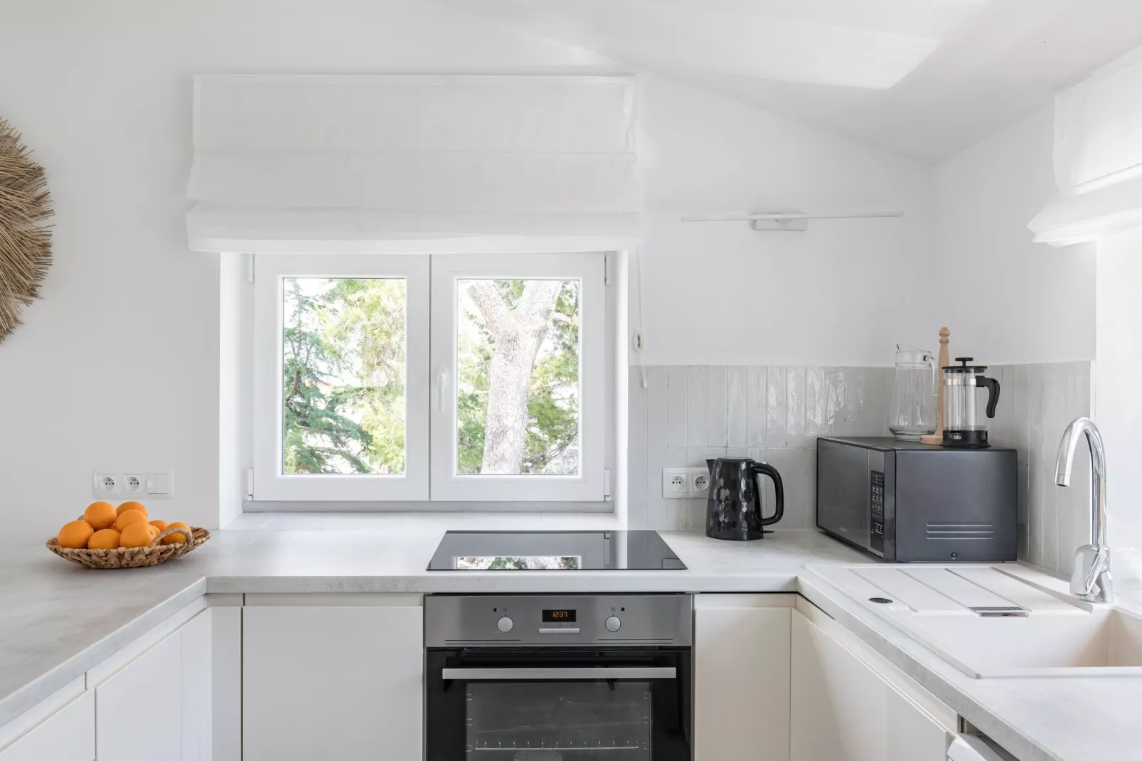 Marina Top Floor apartment E-Kitchen
