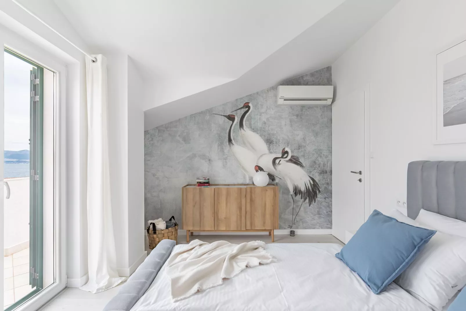 Marina Top Floor apartment E-Bedroom