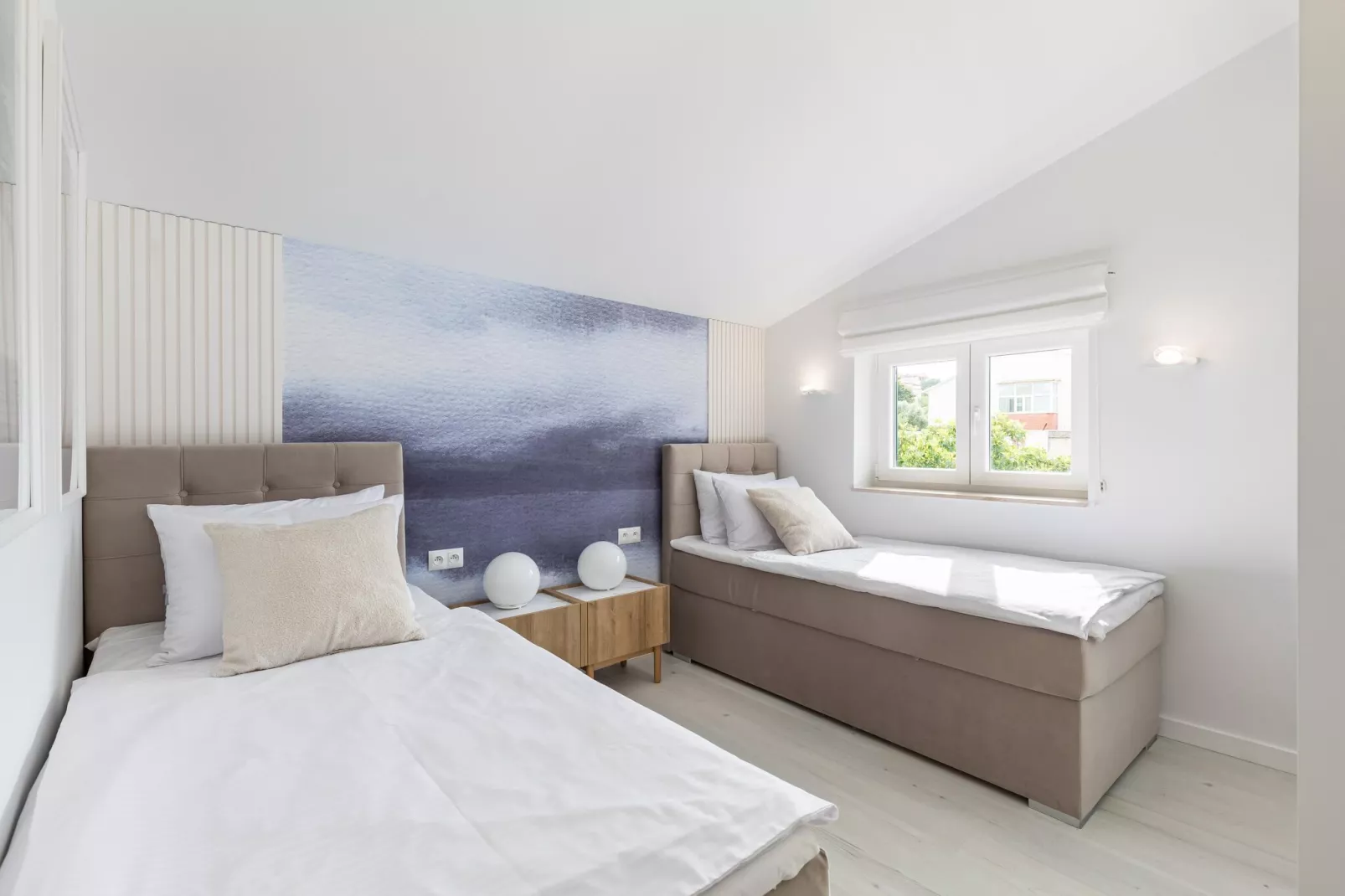 Marina Top Floor apartment E-Bedroom