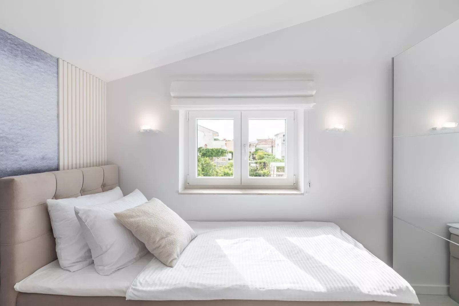 Marina Top Floor apartment E-Bedroom