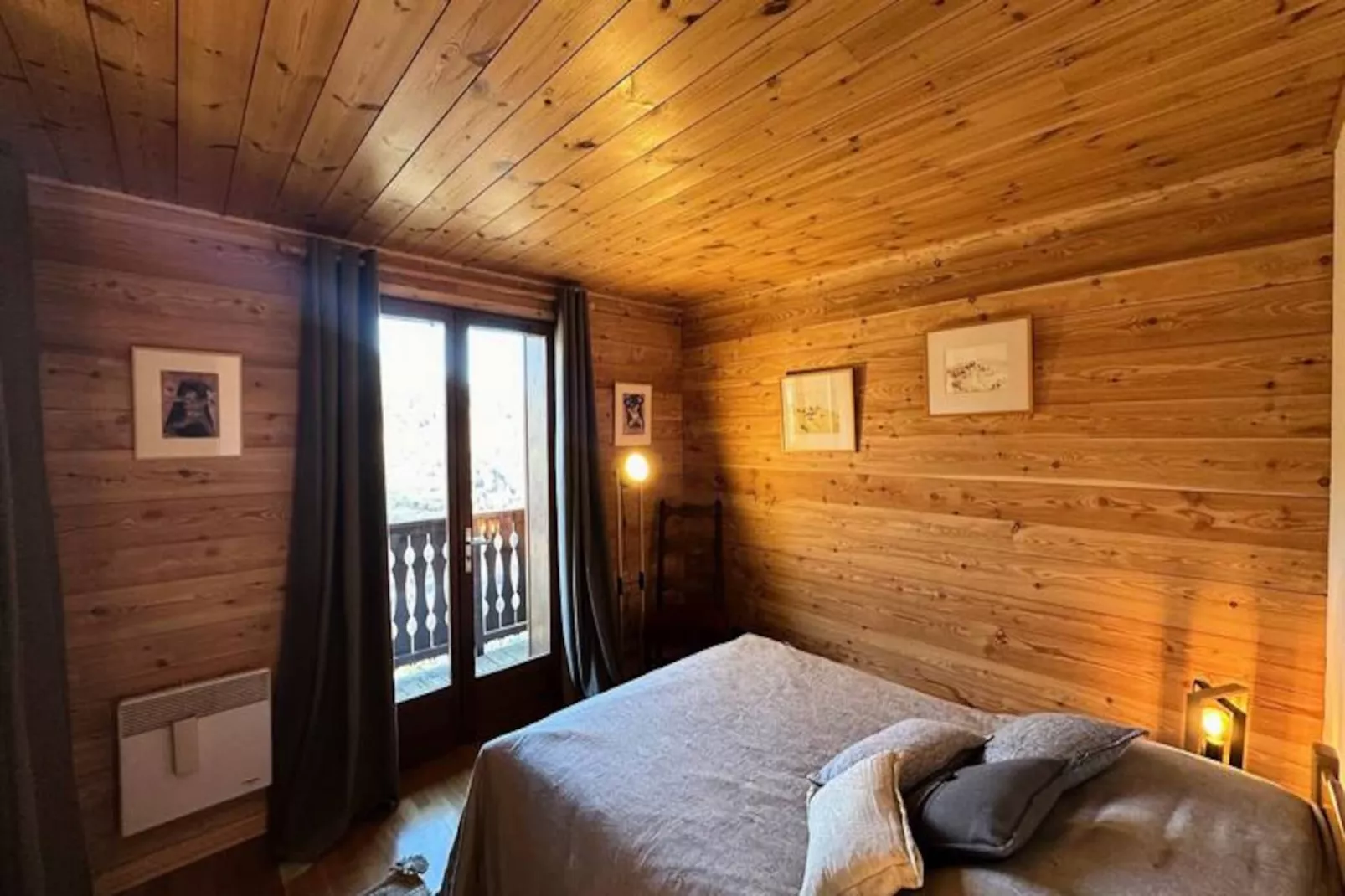 Chalet Emelthi-Image-tags.