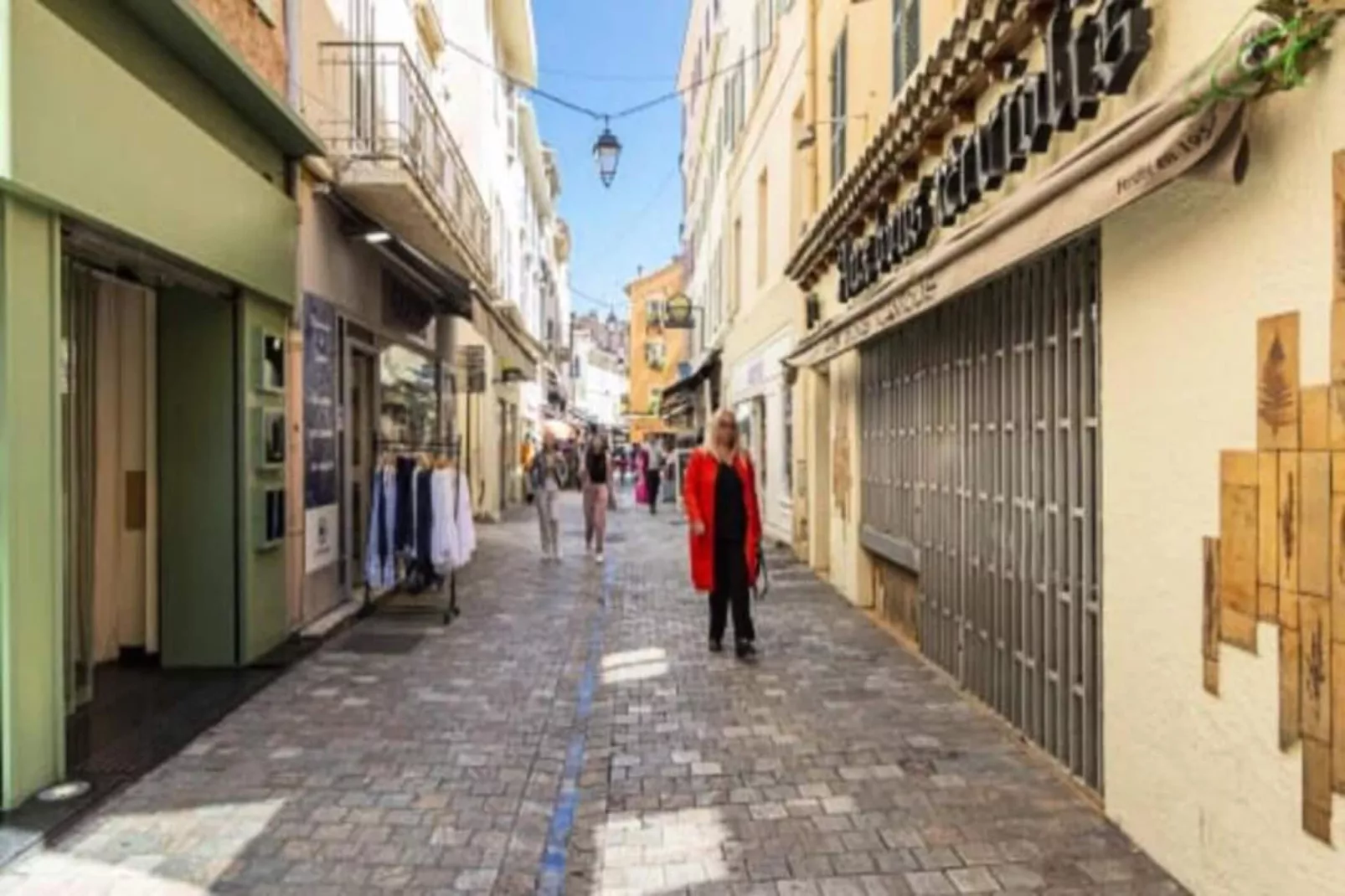 Résidence Bnb Renting Grand Studio Au C&oelig;ur De Cannes, Quartier De La Vieille Ville !-Exterior in summer