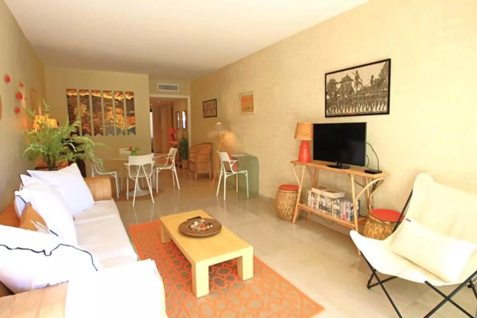 Résidence Appartement Rénové Avec 2 Chambres & Salle De Bain à La Décoration Raffinée-Salle de loisirs