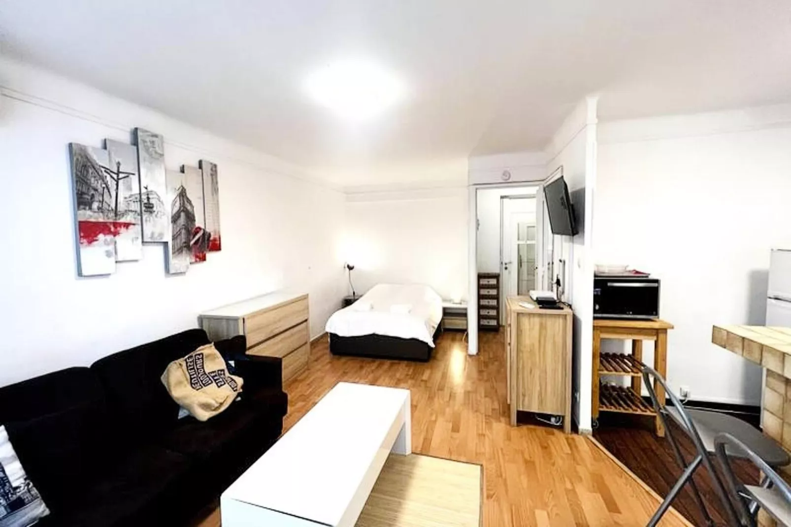 Résidence Studio Climatis&eacute; En Plein Centre Ville De Cannes &agrave; 2 Pas De Rue D'antibes-Ambiance