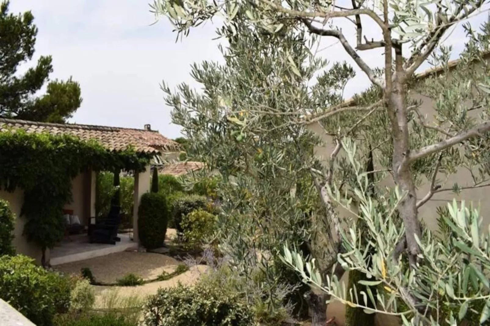 Maison Marie, Authenticit&eacute; Sur Le Golf De Pont Royal-Image-tags.