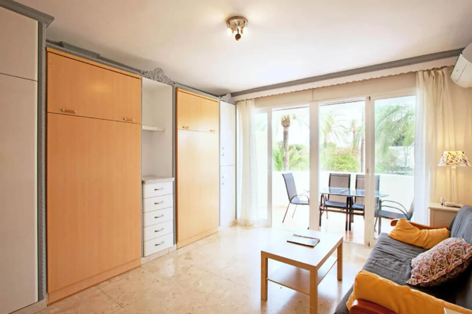 Studio à Marbella-Wohnzimmer