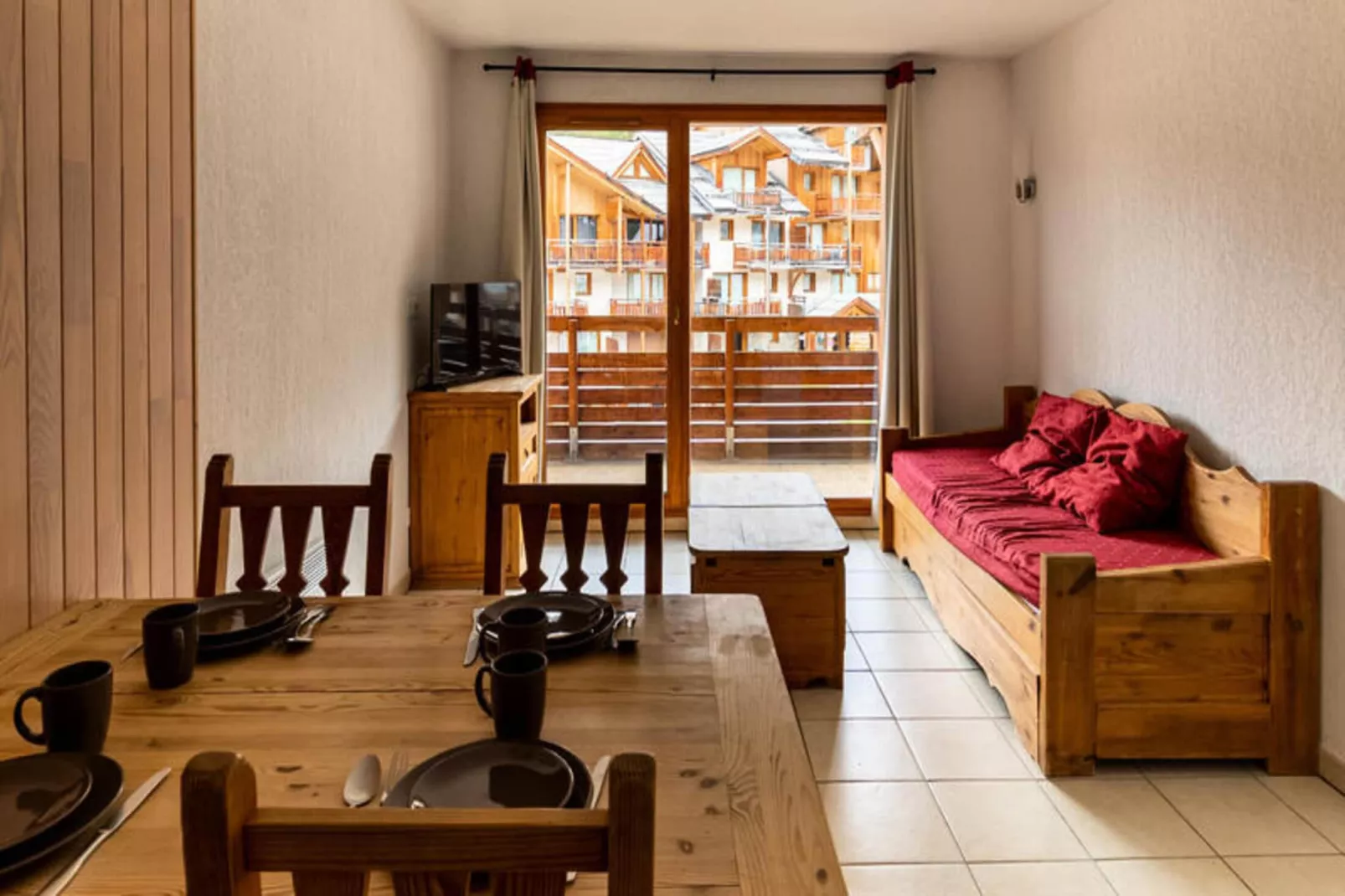 Résidence Le Balcon Des Airelles-View in summer