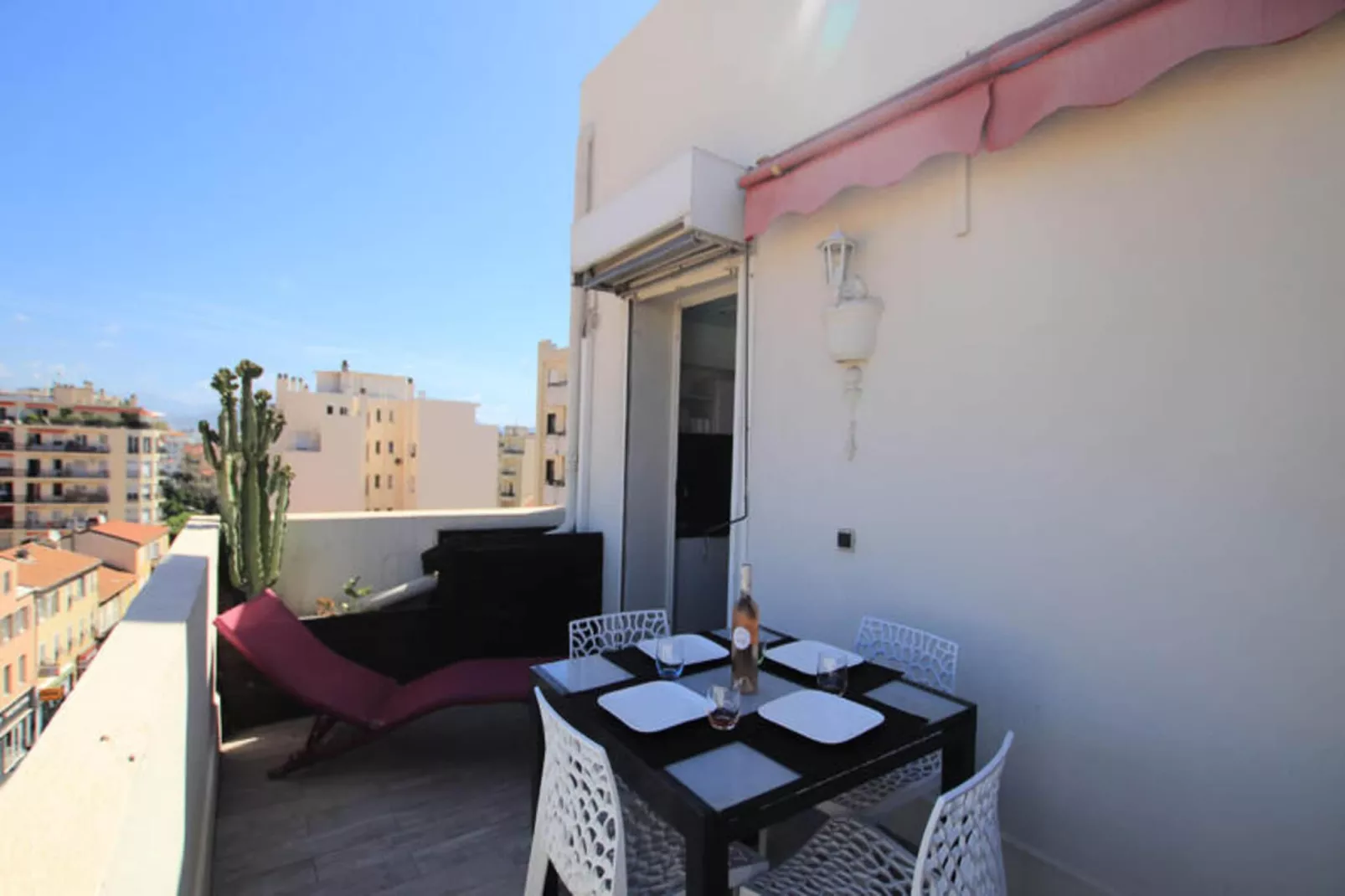 Appartements à Nice-Außenbereich Sommer