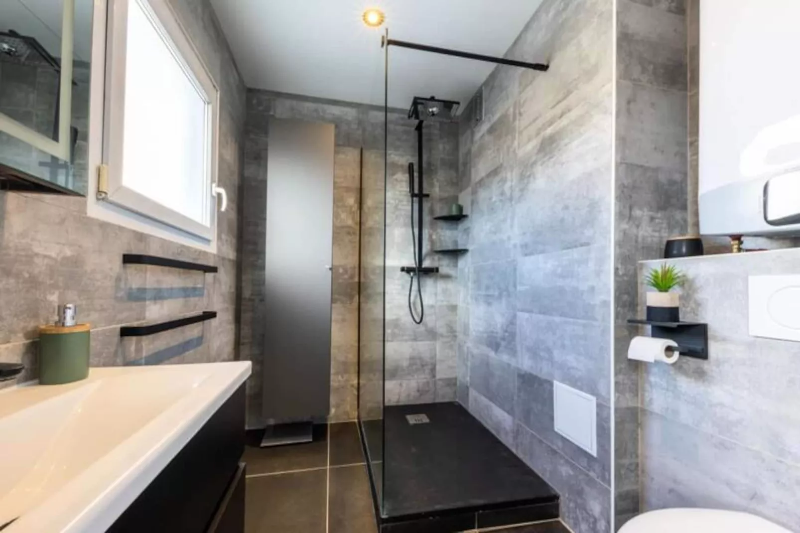 06az - Appartement Avec Terrasse 10min Du Palais-Image-tags.