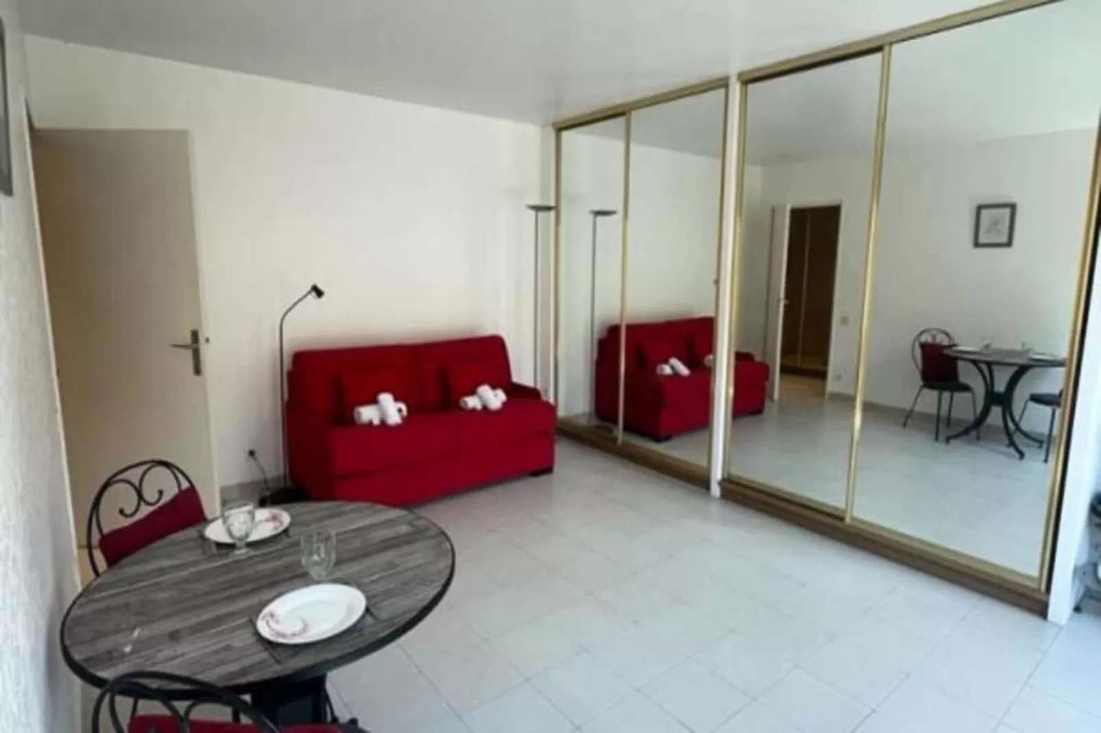 Résidence Coeur De La Rue Meynadier-Living room