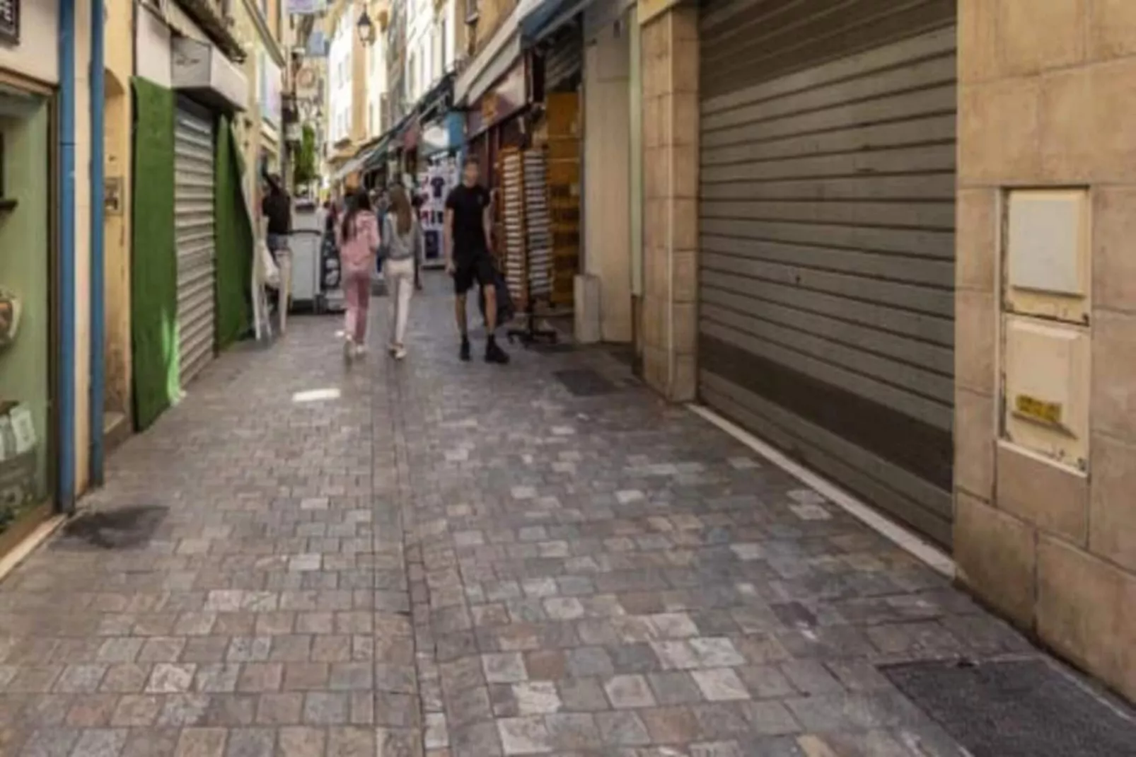 Résidence Bnb Renting Grand Studio Au C&oelig;ur De Cannes, Quartier De La Vieille Ville !-Exterior in summer