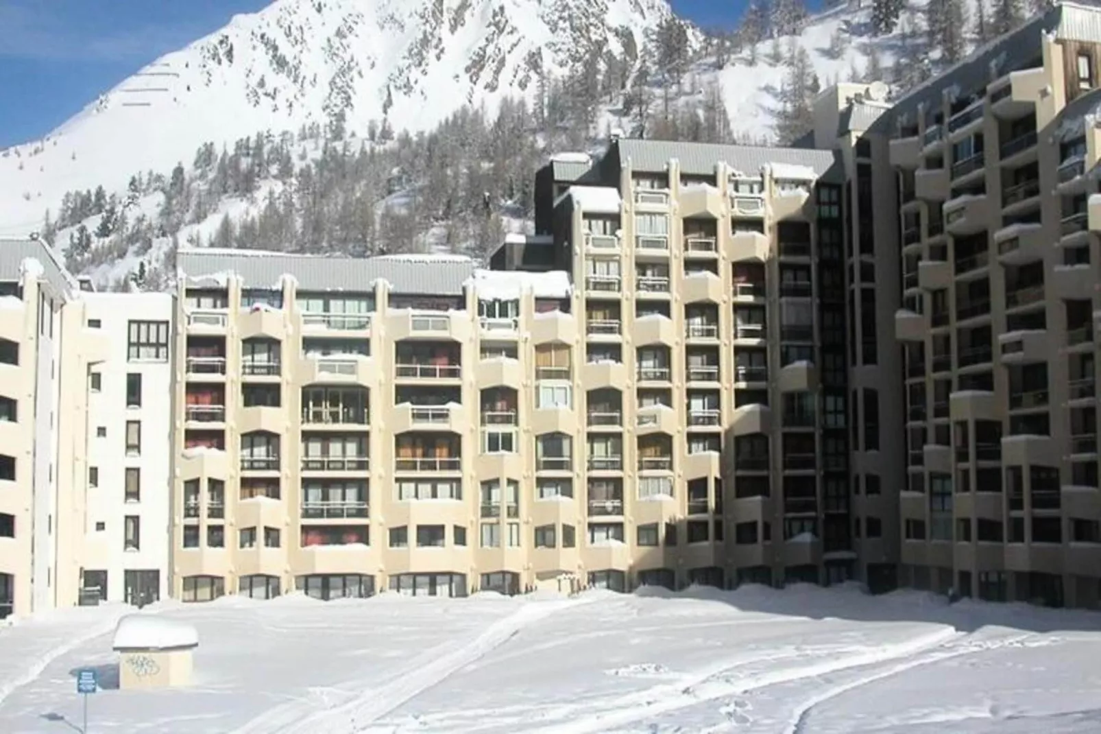 Résidence Vermeil D10-Exterior in summer