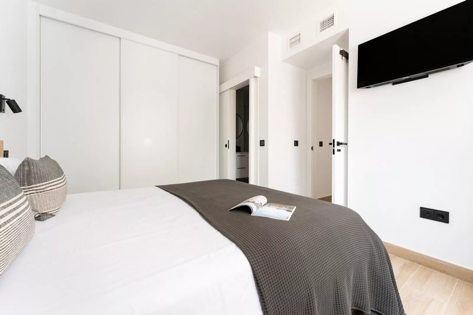 CT 326 - Faro's Fuengirola Prime Location - Boutique Apartment-Bedroom