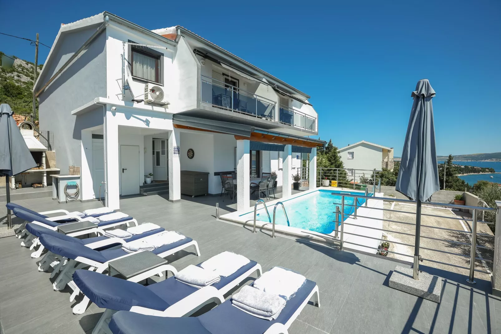 Apartment Masa-Exterior summer