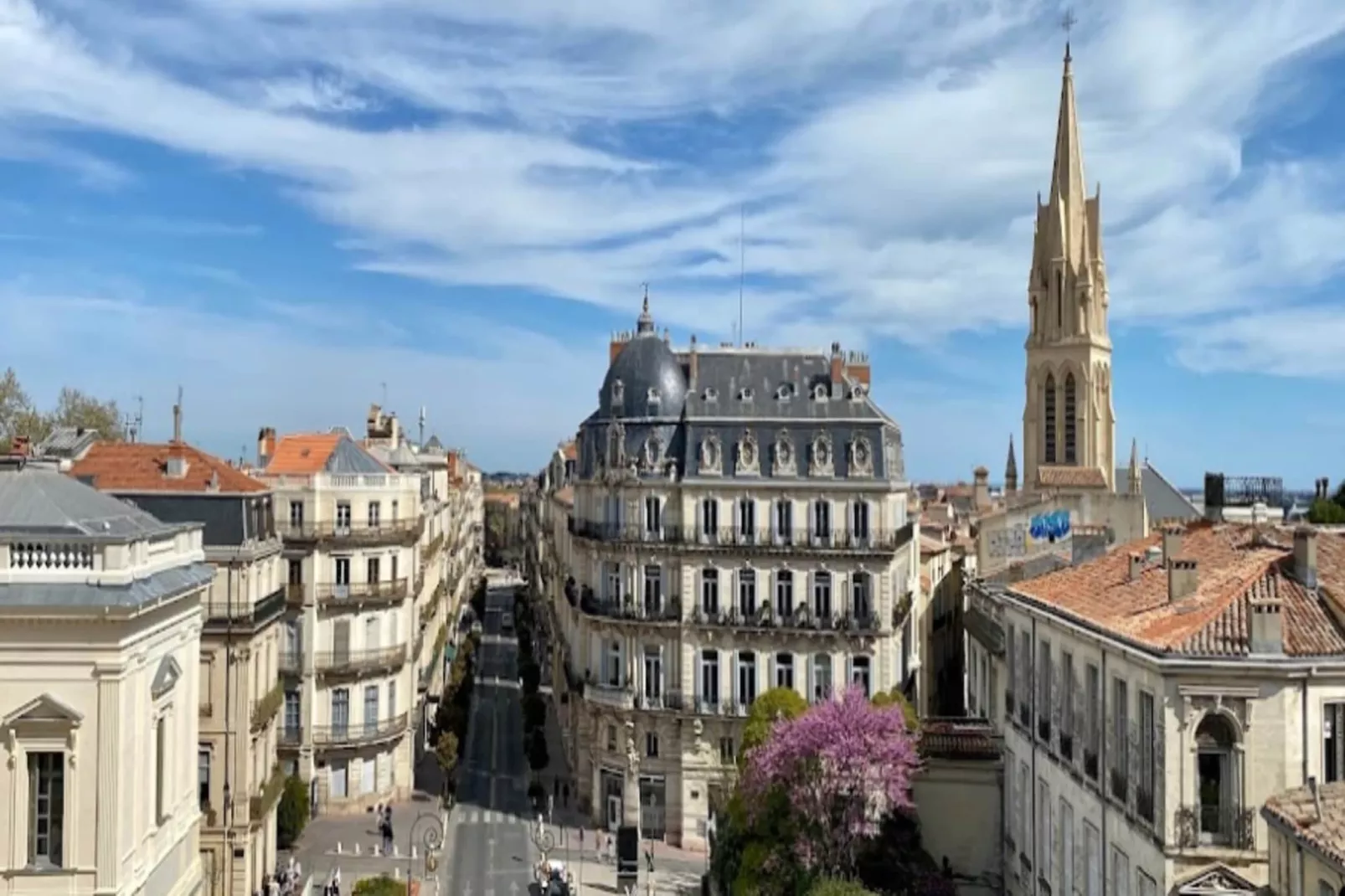 Studio à Nîmes-Zones été à 1 km