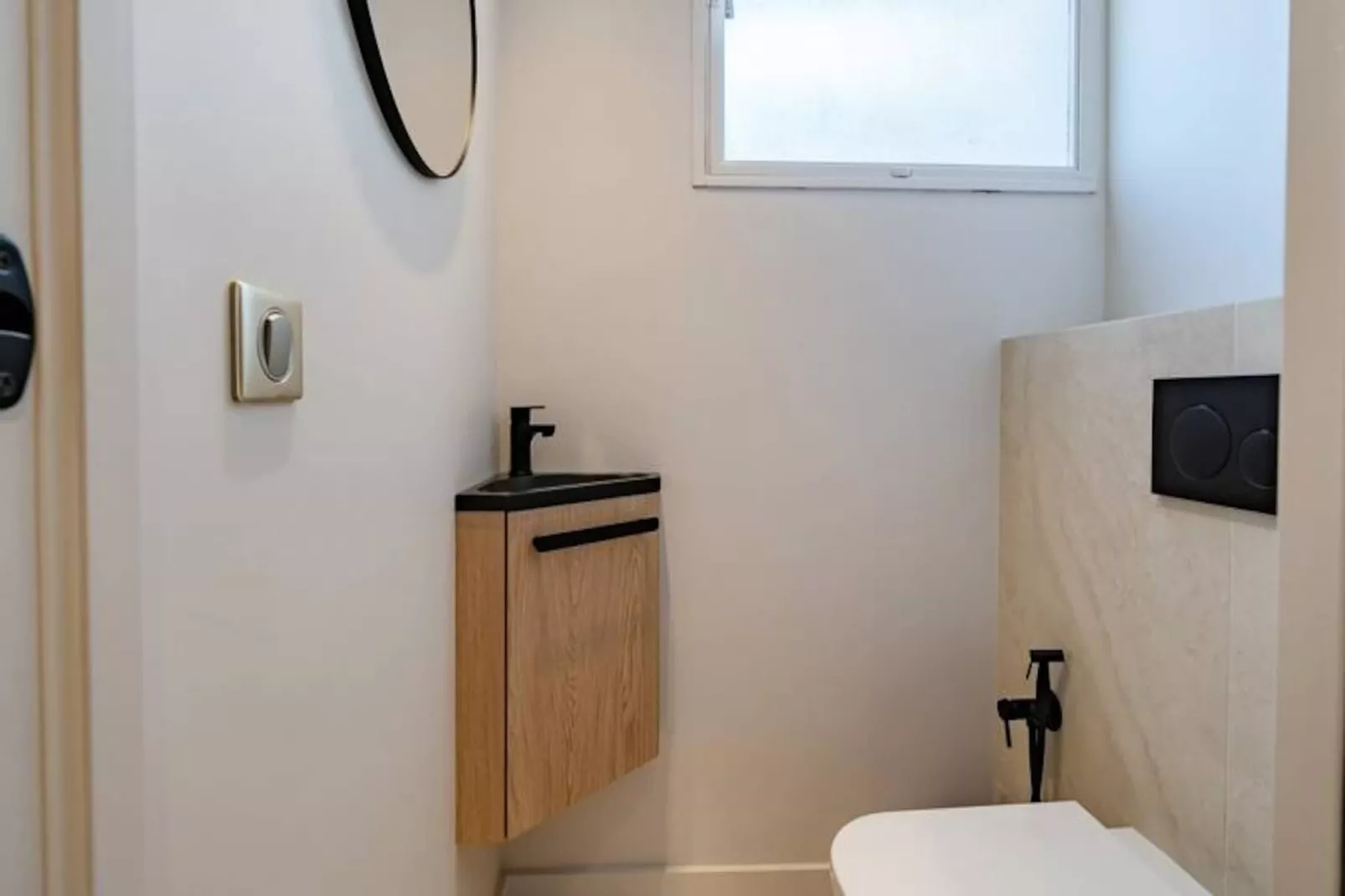 Magnifique 4 Pi&egrave;ces Entir&egrave;rement R&eacute;nov&eacute;-Image-tags.