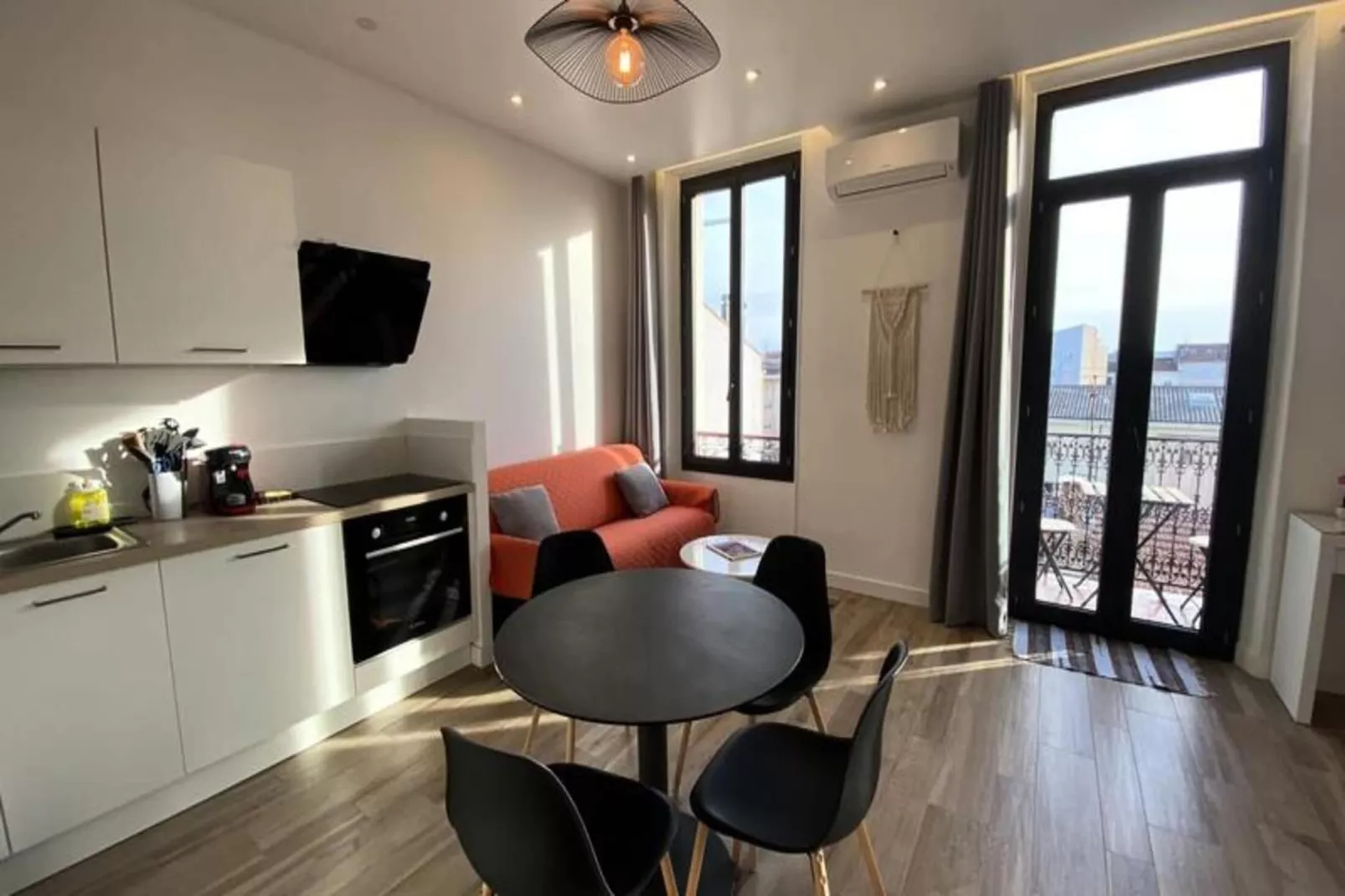 06cj : Bel Appartement Au Coeur De Cannes-Extérieur été