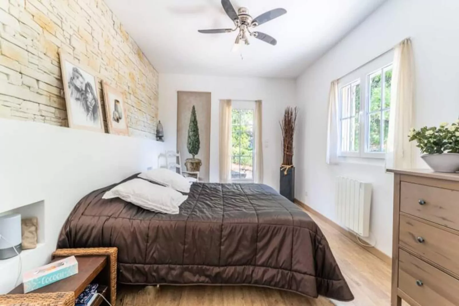 La Ch&ecirc;neraie. Proche Alpilles Et Luberon, Piscine Chauff&eacute;e-Image-tags.