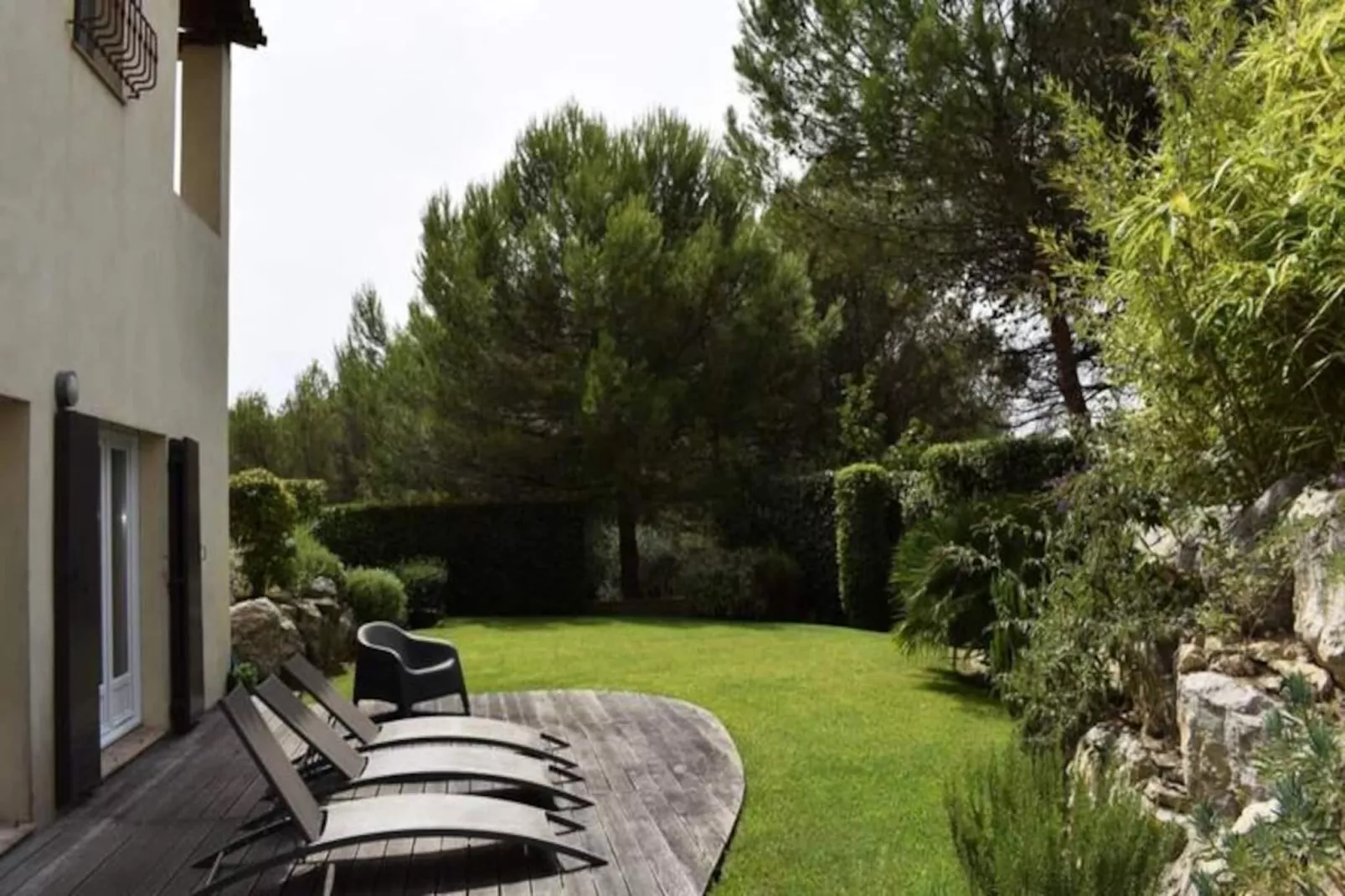 Maison Marie, Authenticit&eacute; Sur Le Golf De Pont Royal-Image-tags.