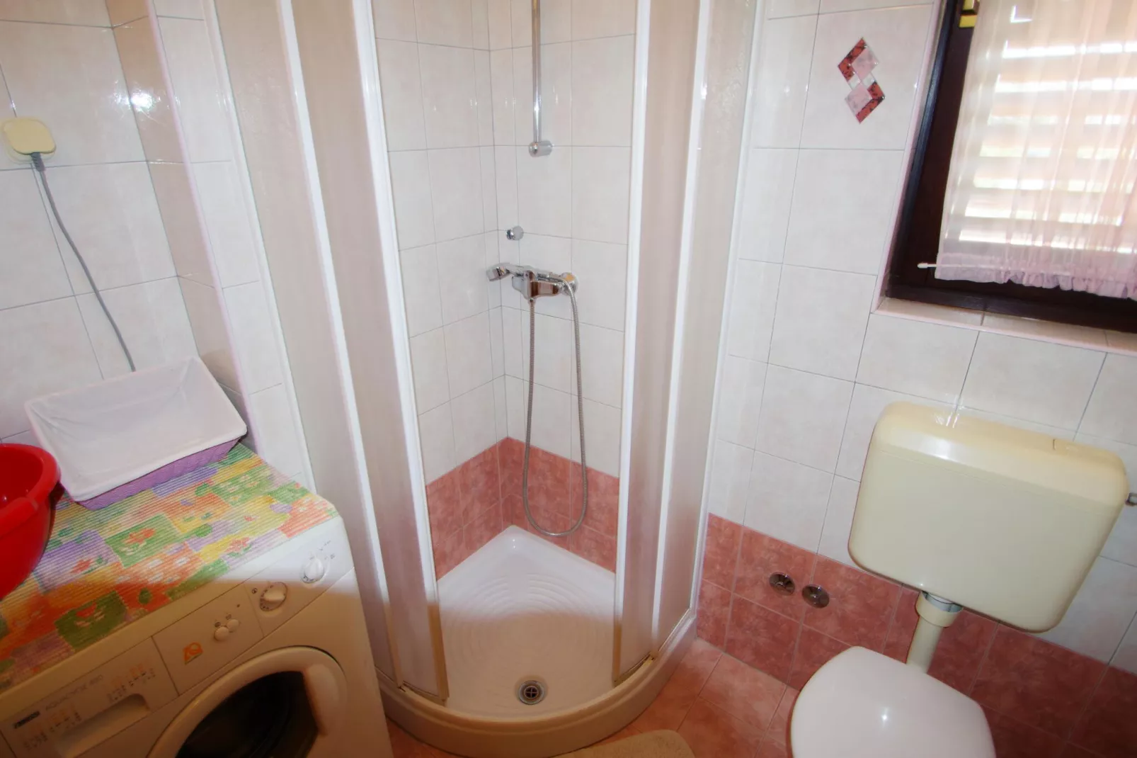 Lavinija Rosa-Bathroom