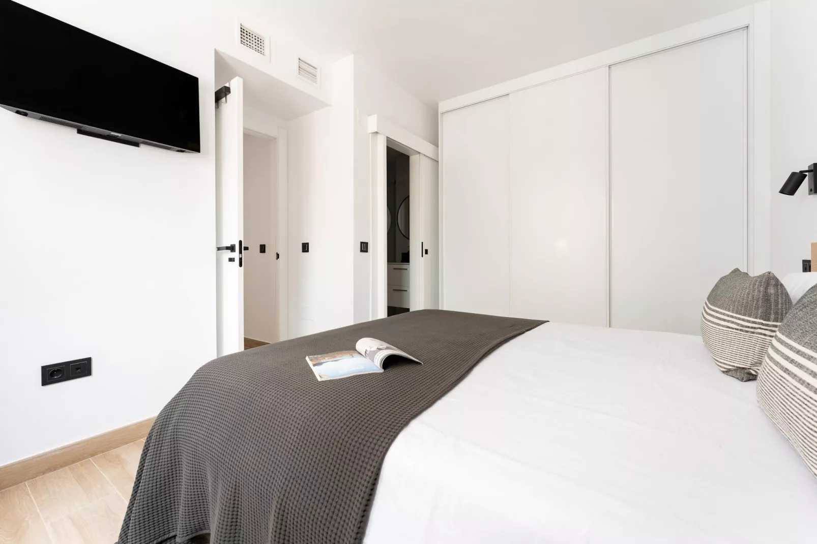 CT 326 - Faro's Fuengirola Prime Location - Boutique Apartment-Bedroom