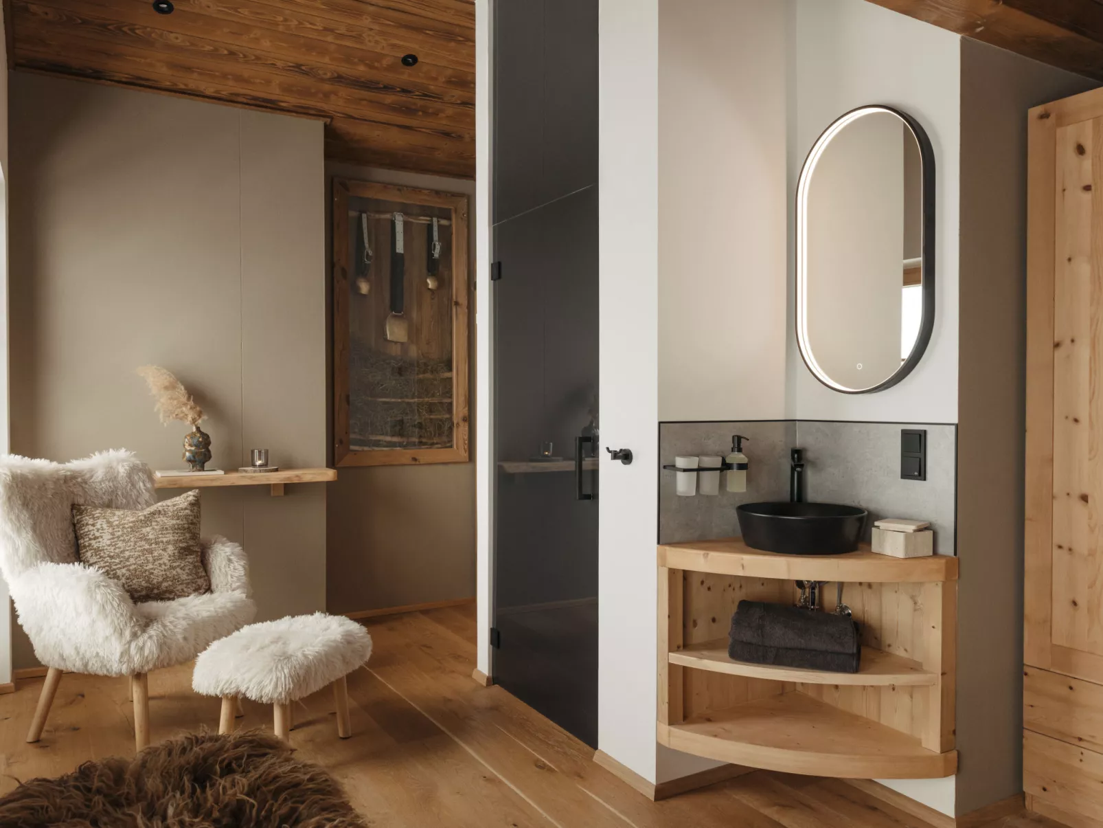 Royal Mountain Lodge-Inside