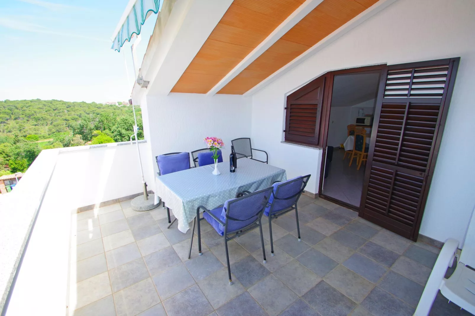 Lavinija Rosa-Terrace balcony