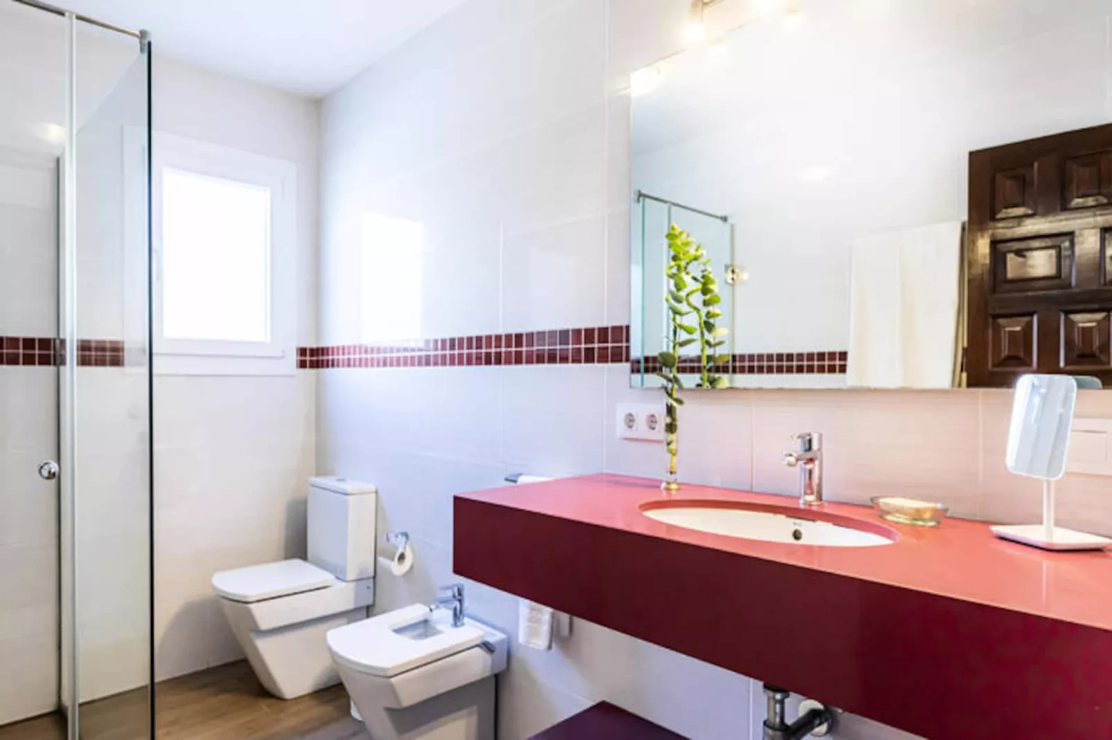 Maison à Son Bou-Image-tags.