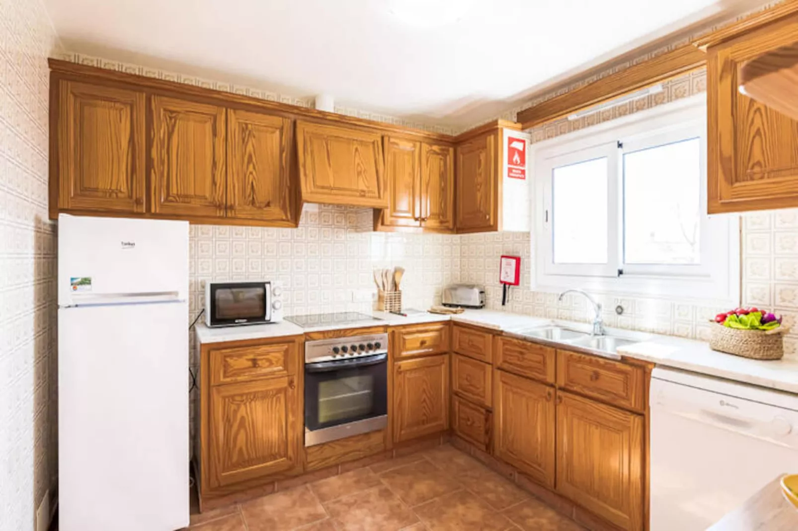 Maison à Son Bou-Image-tags.