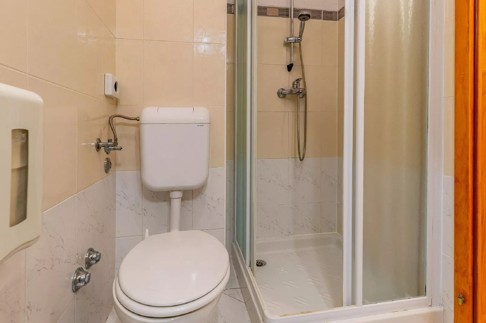 Apartman 1  4pax-Bathroom