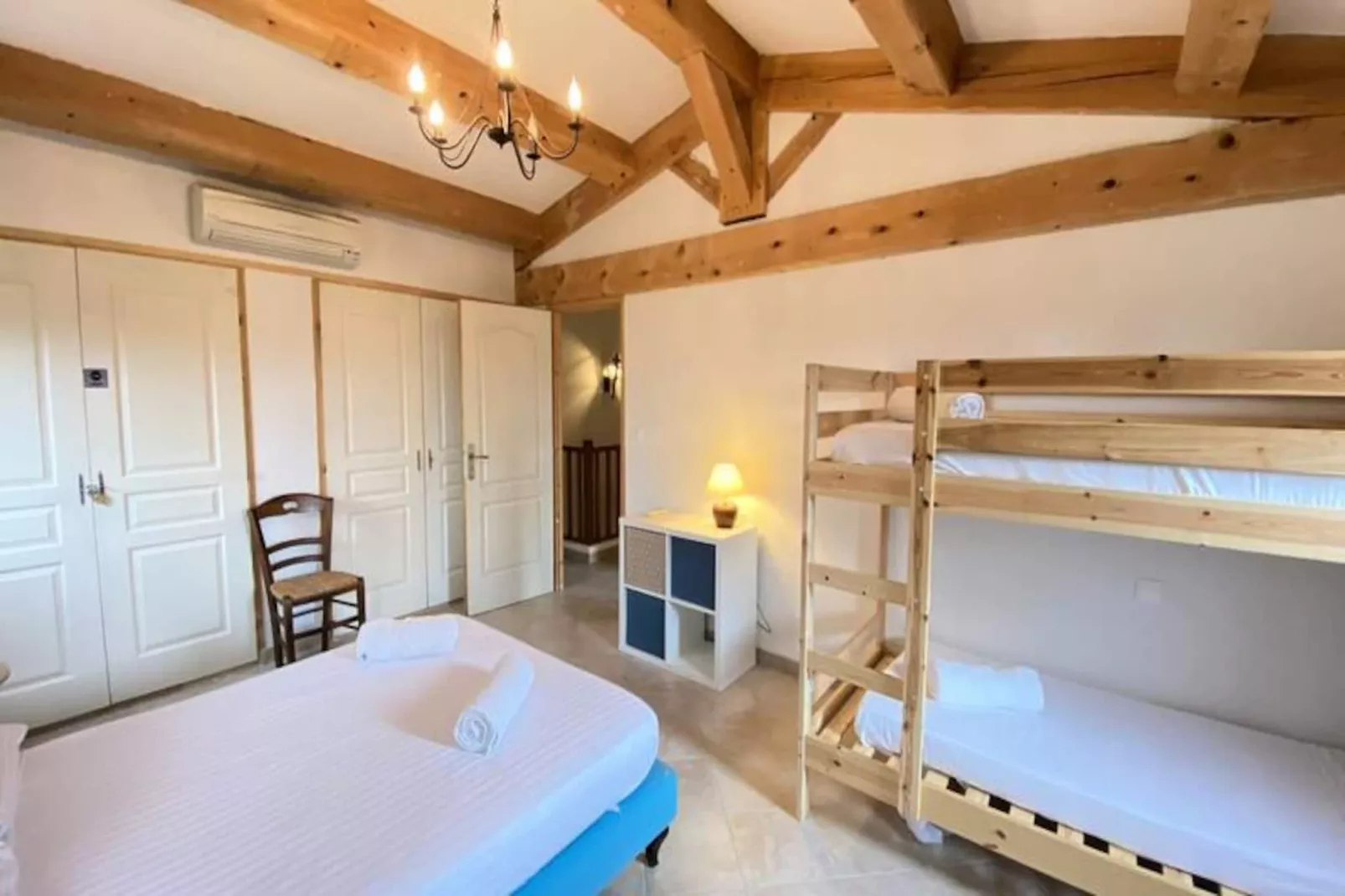 06cb : Jolie Maison De Campagne Pour 8-Image-tags.