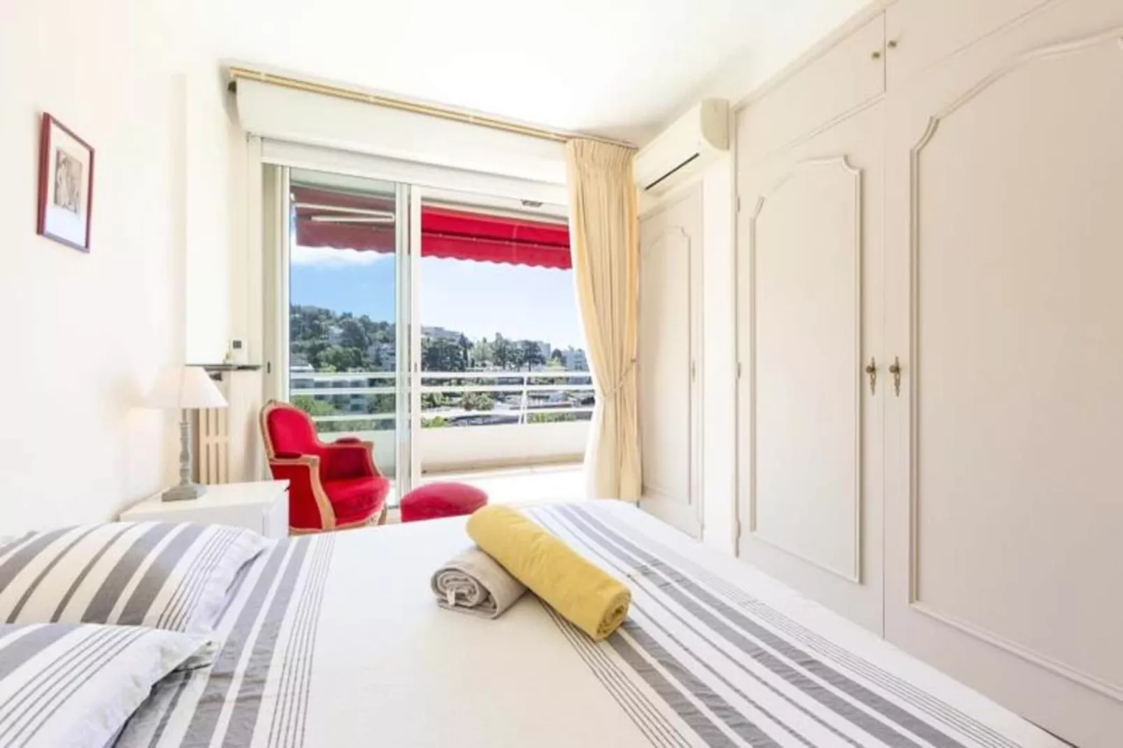 Résidence Appartement Enti&egrave;rement &eacute;quip&eacute; De 105 M2 Avec Vue Mer Et Collines-Extérieur été