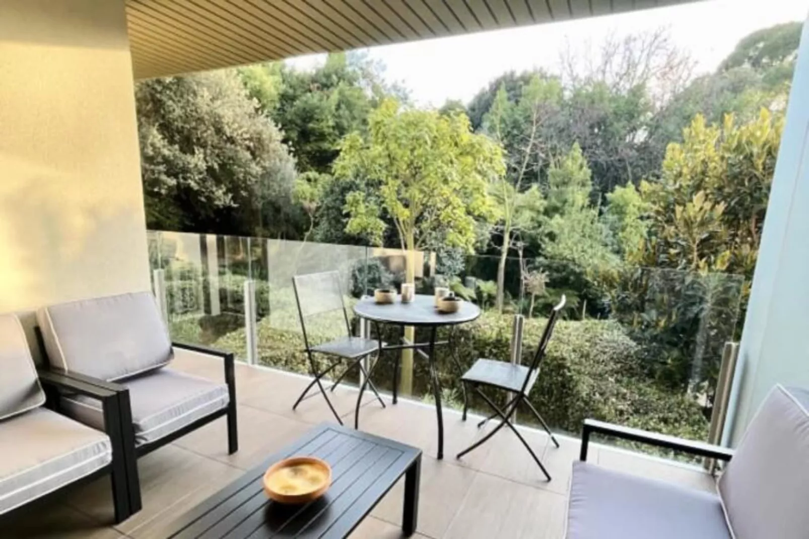 Résidence Bnb Renting Beau  2 Pi&egrave;ces Dans Un Immeuble Neuf Avec Piscine Avec Parking-Terrasse / balcon