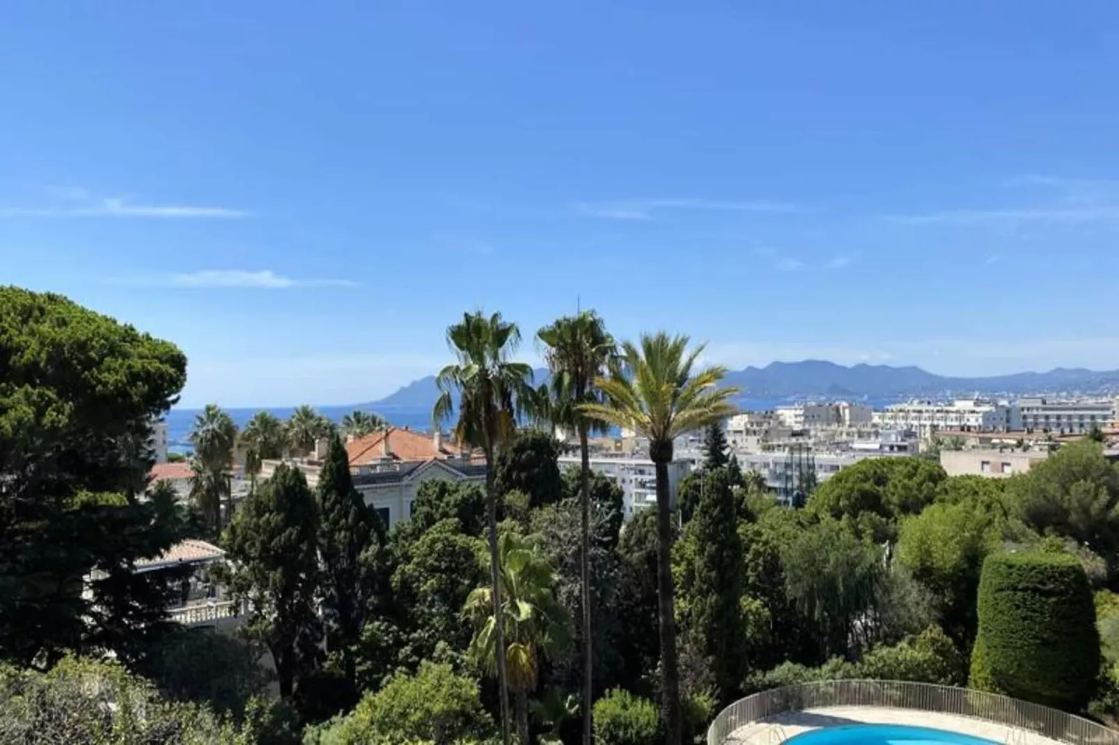 Résidence Appartement D’exception Cannes Centre Vue Mer Piscine ❤live Inparc Bruyere❤-Exterior in summer