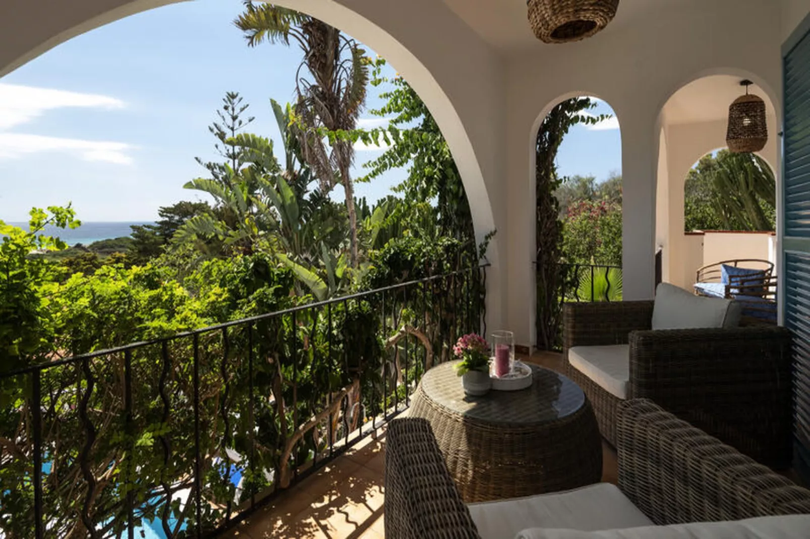 Maison à Son Bou-Image-tags.