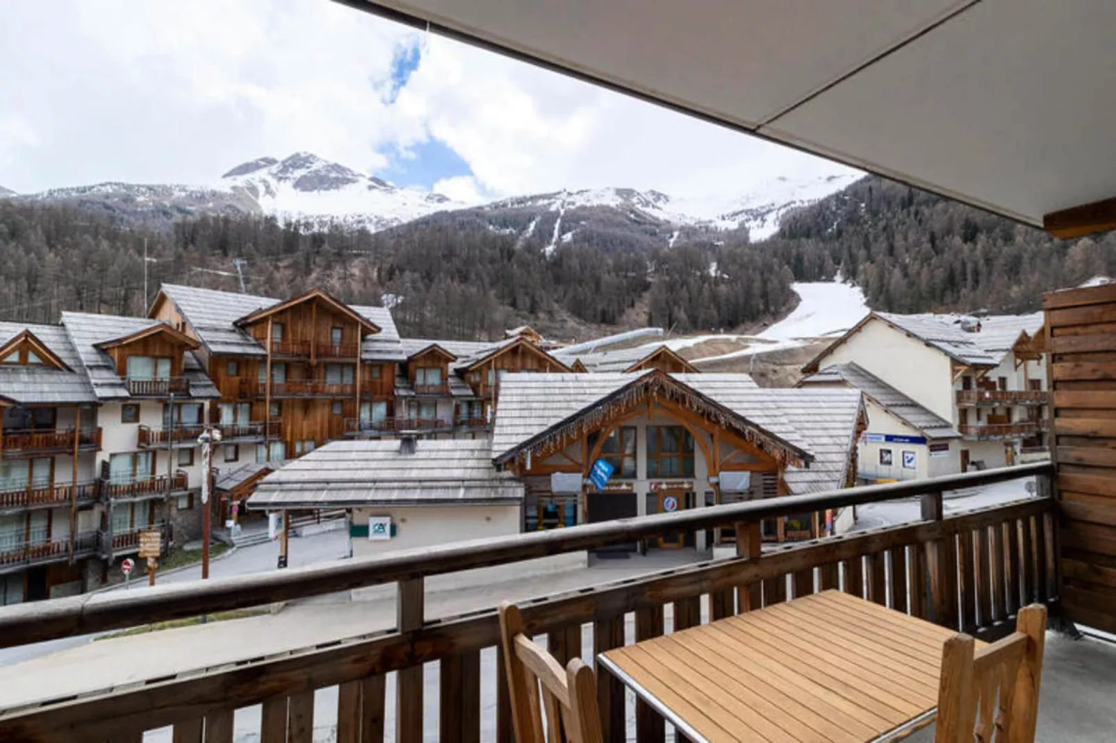 Résidence Le Balcon Des Airelles-Terrace balcony